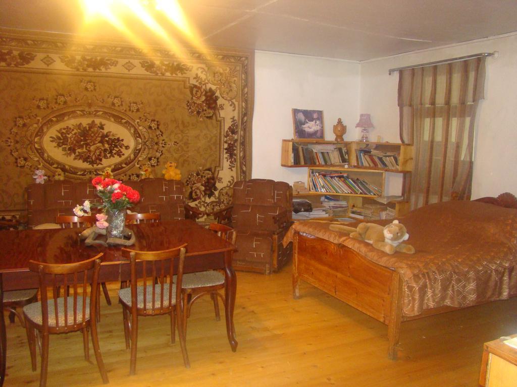 Guest House Tavaduri メスティア エクステリア 写真