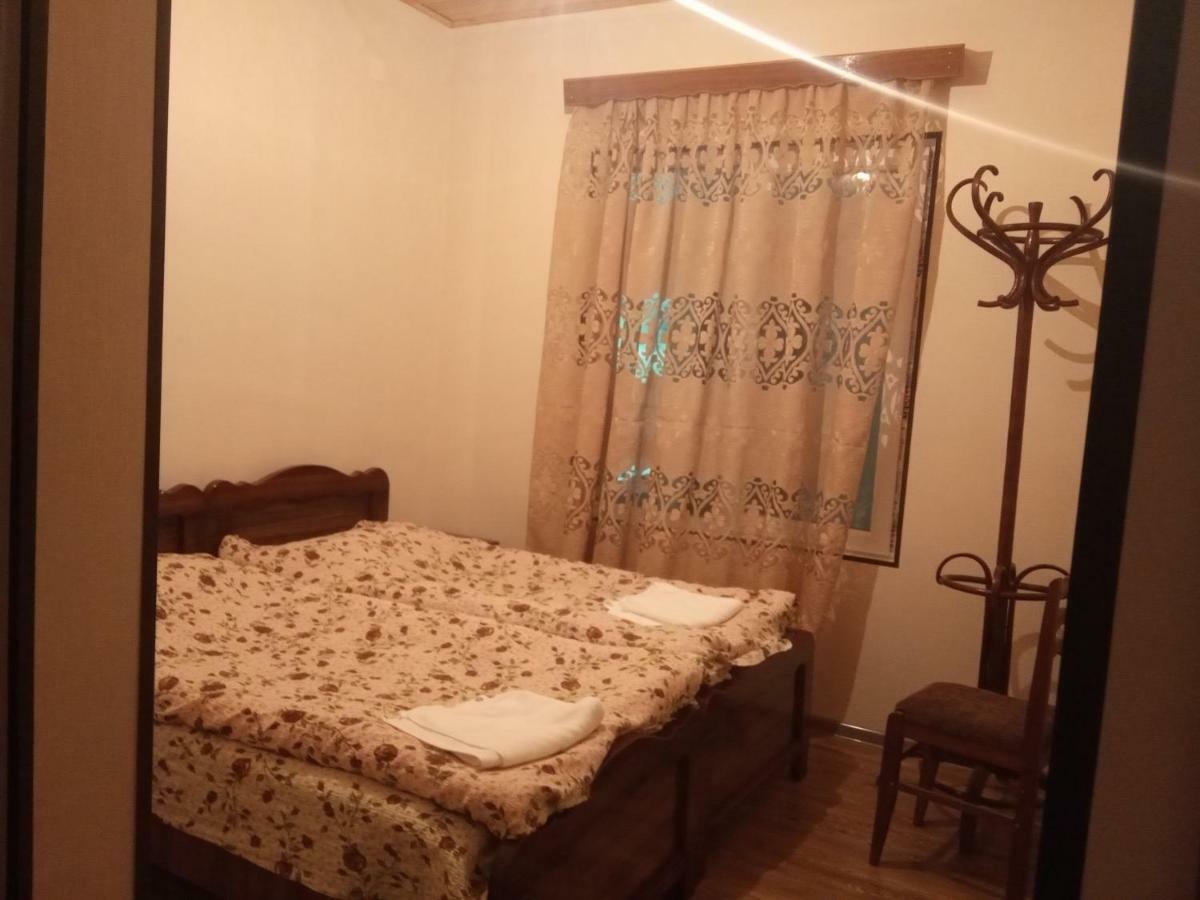 Guest House Tavaduri メスティア エクステリア 写真